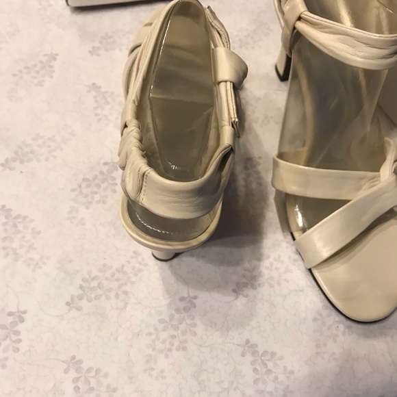 Women’s Naturalizer shoes - Picture 3 of 7